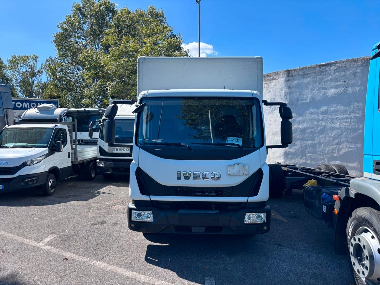 Iveco Eurocargo 80E210 furgone con sponda motore euro 6