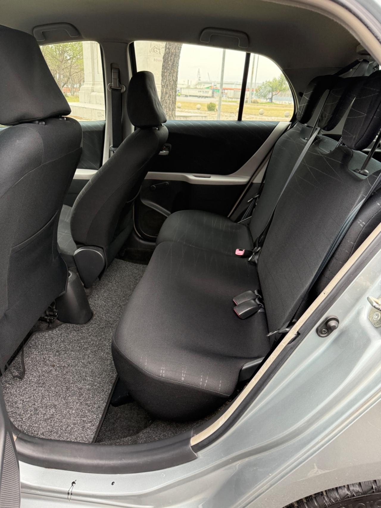 Toyota Yaris 1.0 5 porte