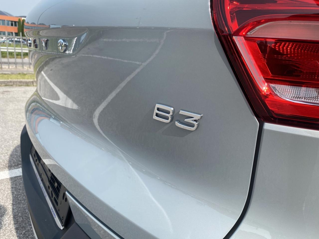 Volvo XC40 B3 (Benzina/Hybrid) Autom. Essential