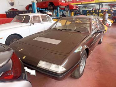 Ferrari 365 GT4 2+2 Manuale
