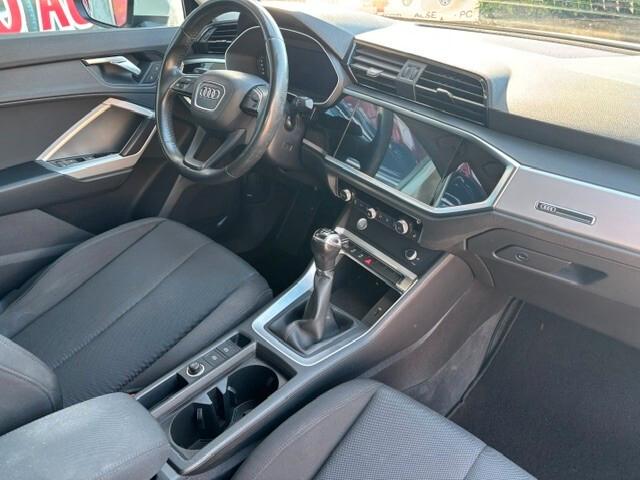 Audi Q3 35 TFSI Business