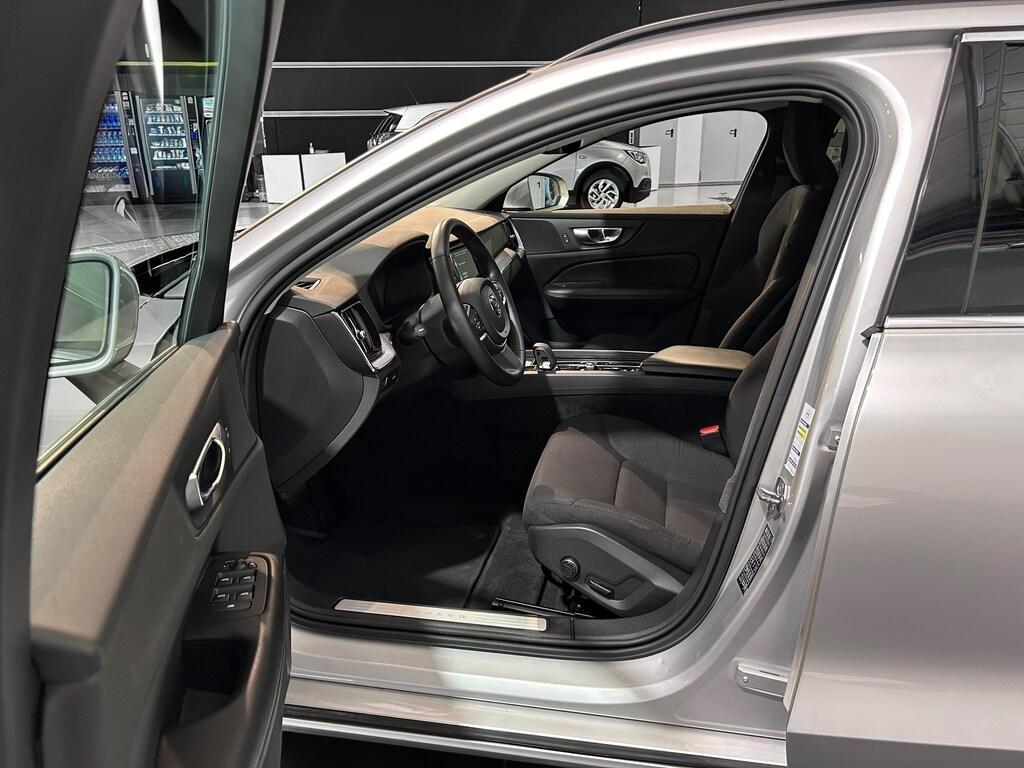 Volvo V60 2.0 B4 Momentum Business Pro