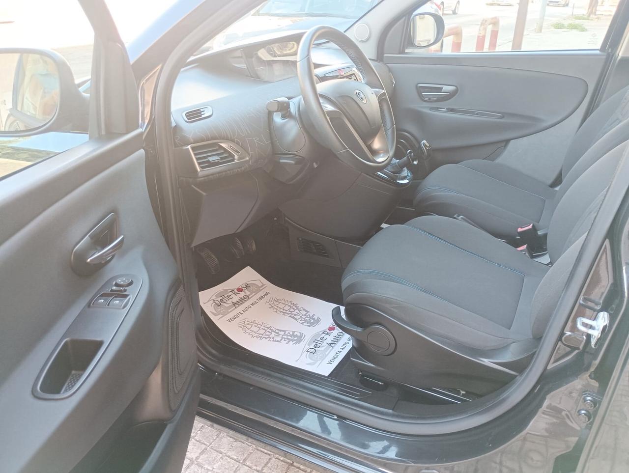 Lancia Ypsilon 1.2 benzinza 69 CV Elefantino Blu 5 porte