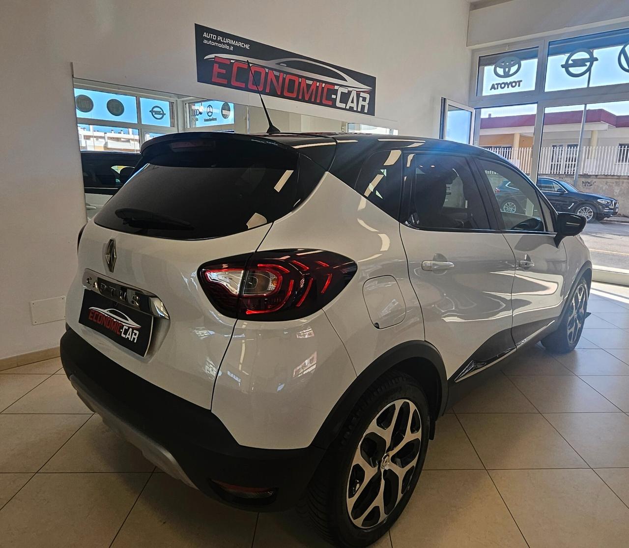 Renault Captur dCi 8V 90 CV EDC Initiale Paris CAMBIO AUTOMATICO
