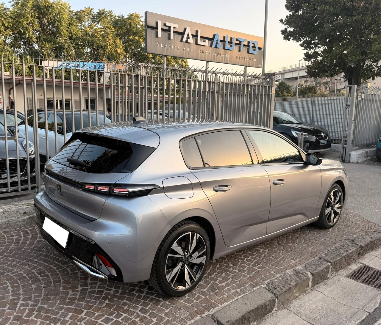Peugeot 308 BlueHDi 130 S&S EAT8 Allure Pack