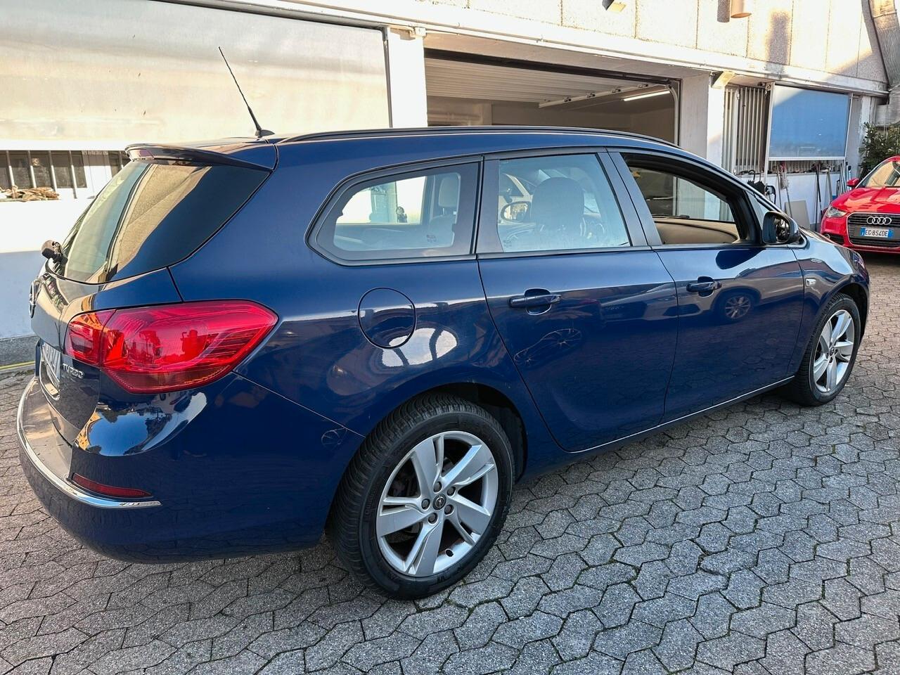 Opel Astra 1.4 Turbo 140CV Sports Tourer Cosmo