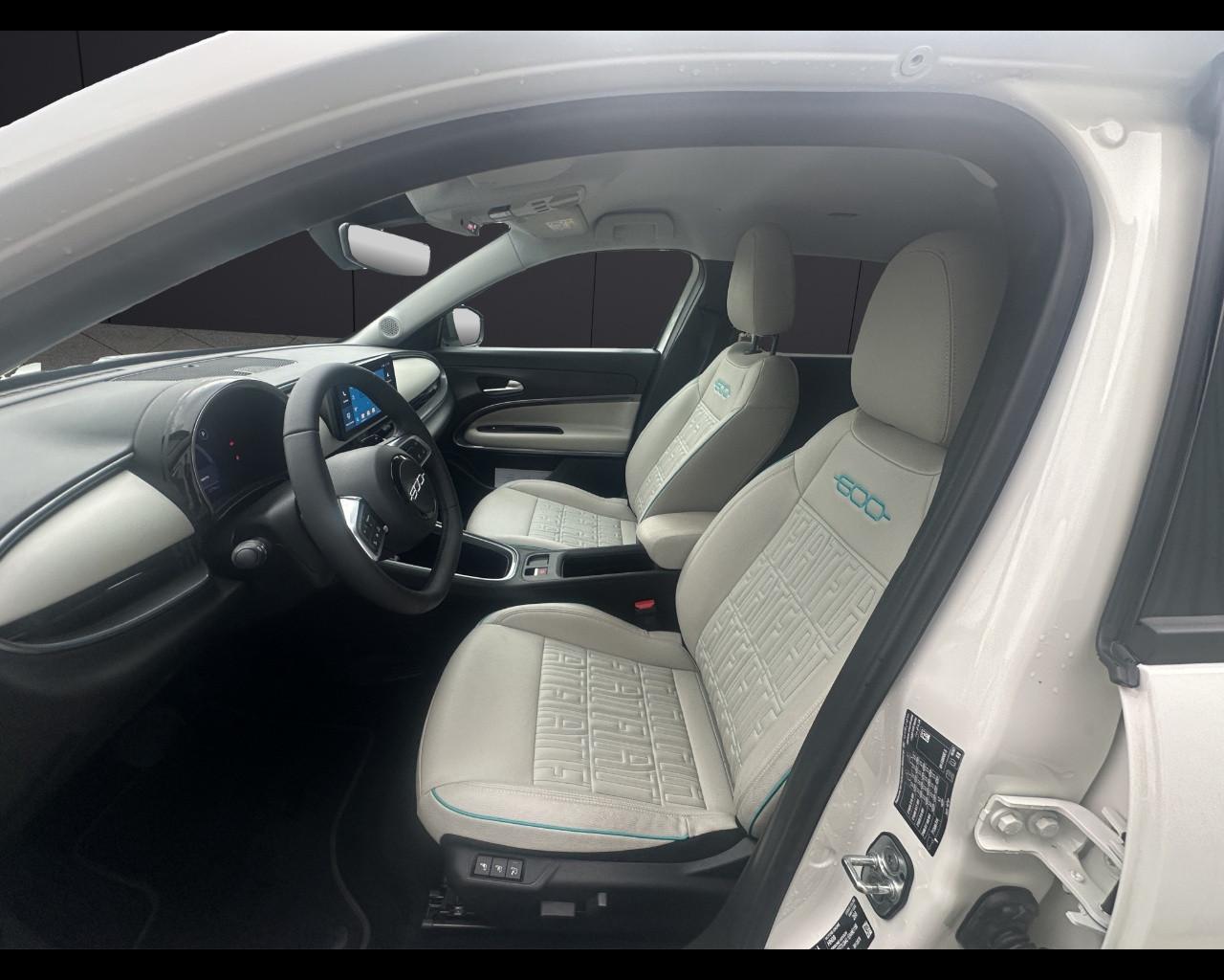 FIAT 600 (2023-->) - 600 Hybrid 136 CV DCT MHEV La Prima