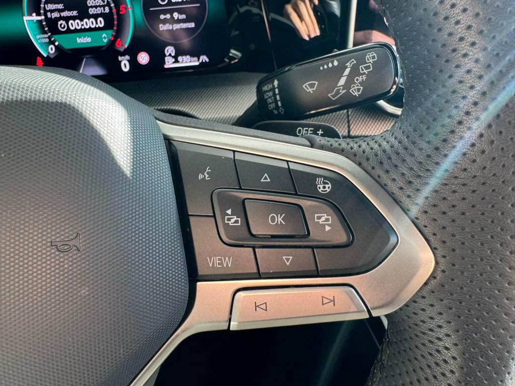 Volkswagen Golf 2.0 tdi R-Line 150cv dsg