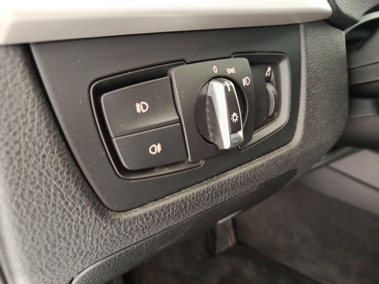 BMW Serie 3 (F30/31) - 320d Touring Business aut.