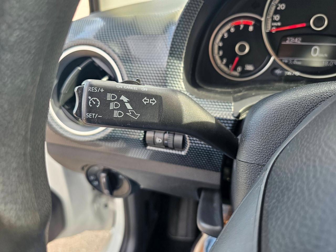 VOLKSWAGEN UP 1.0 MPI 60CV MOVE