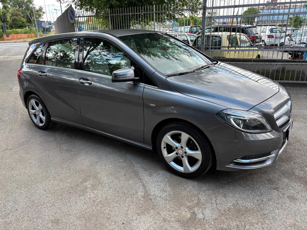 Mercedes-benz B 200 BlueEFFICIENCY Premium