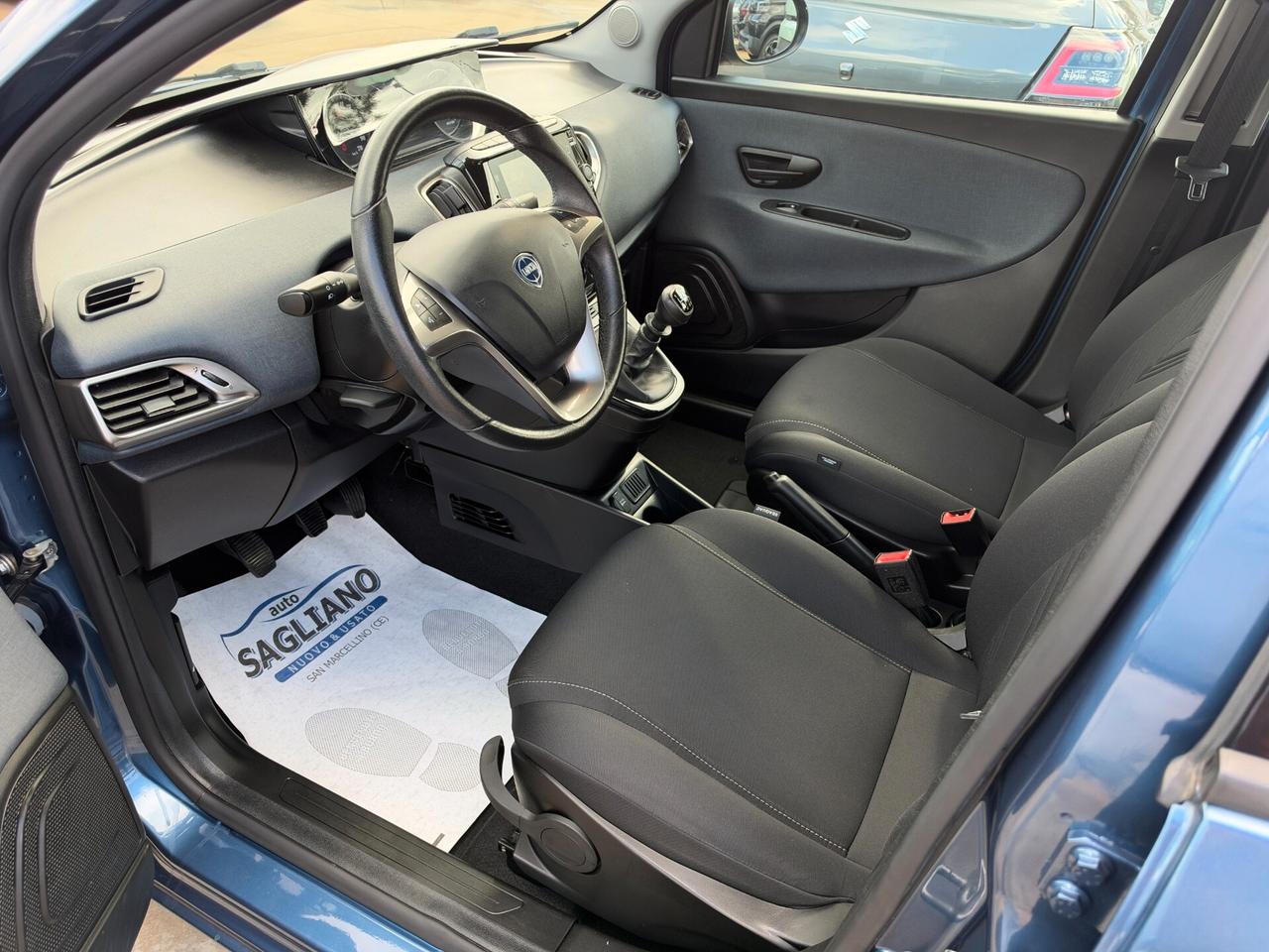 Lancia Ypsilon 1.0 FireFly 5 porte S&S Hybrid Gold