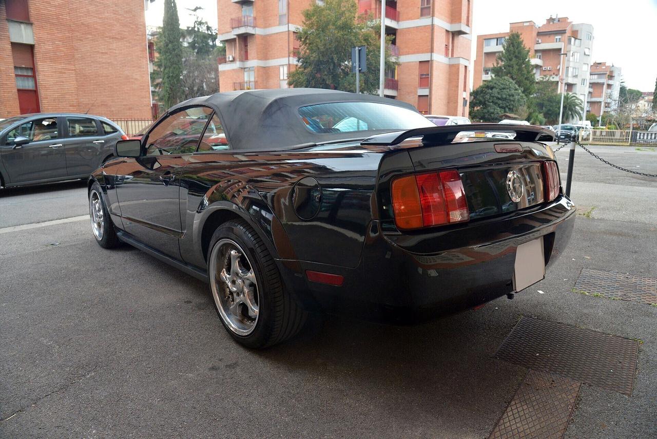 Ford Mustang 4.0 V6 cabrio a Firenze