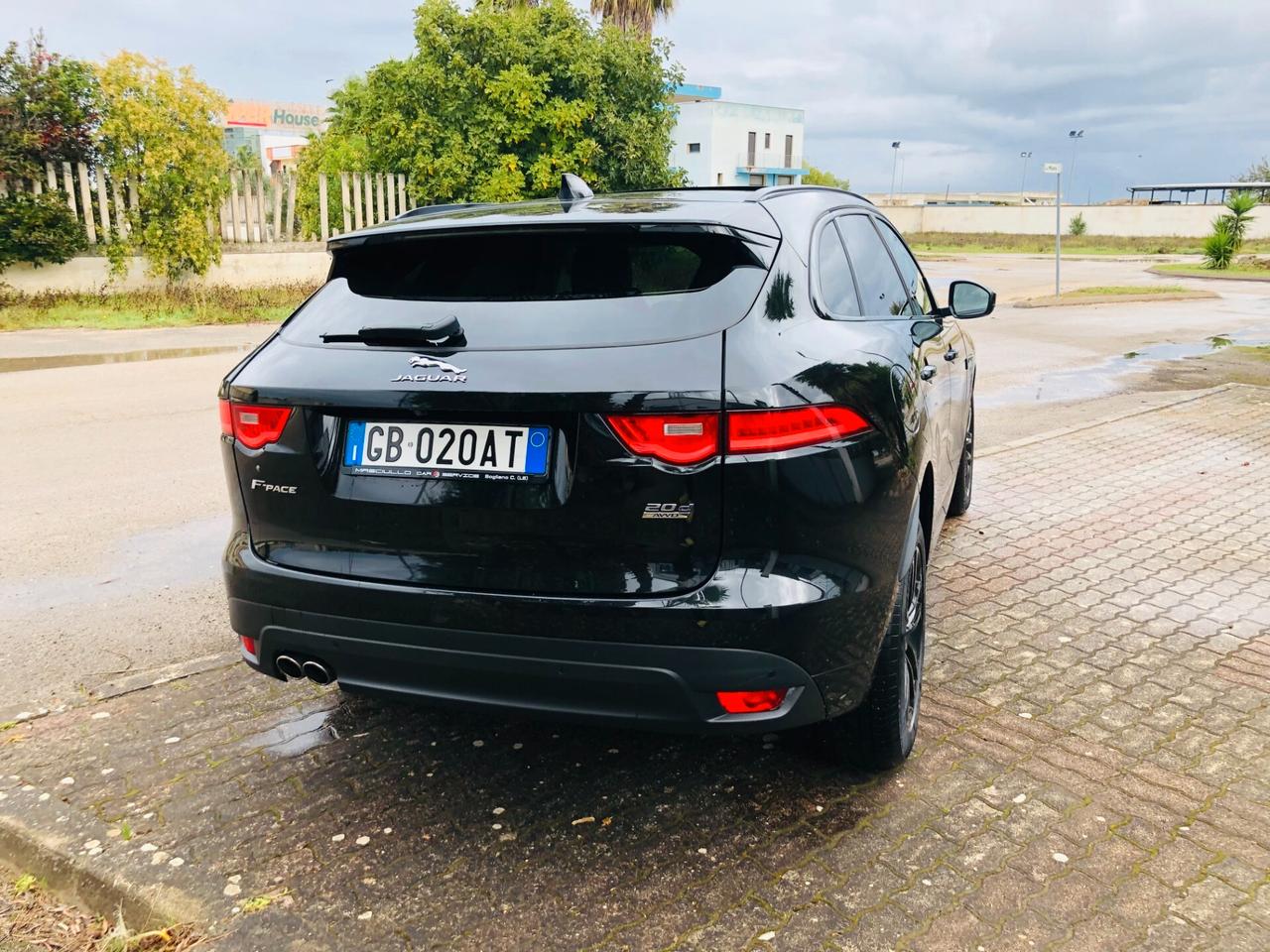 Jaguar F-Type 2.0 D 180 CV AWD CHEQUERED FLAG