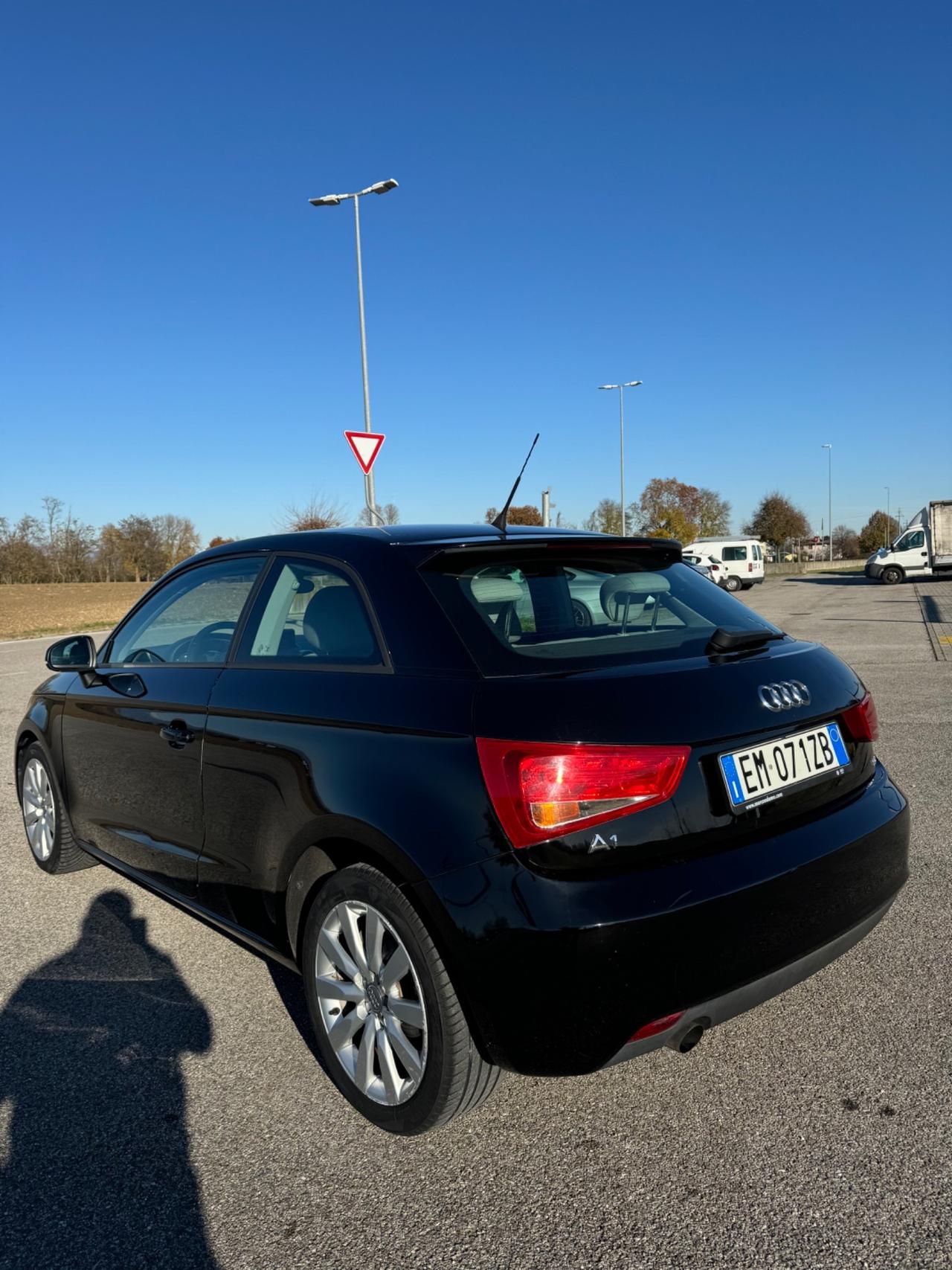 Audi A1 SPB 1.6 TDI 105 CV Ambition