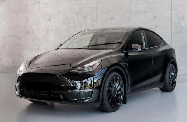 Tesla Model Y Performance Dual Motor awd