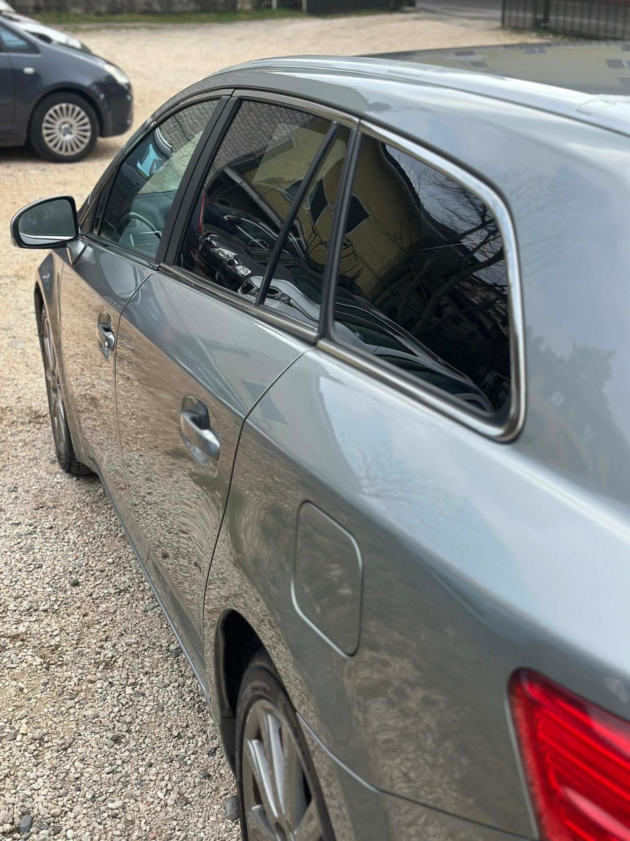 Toyota AVENSIS STYLE UNICOPR KMCERT GARAN