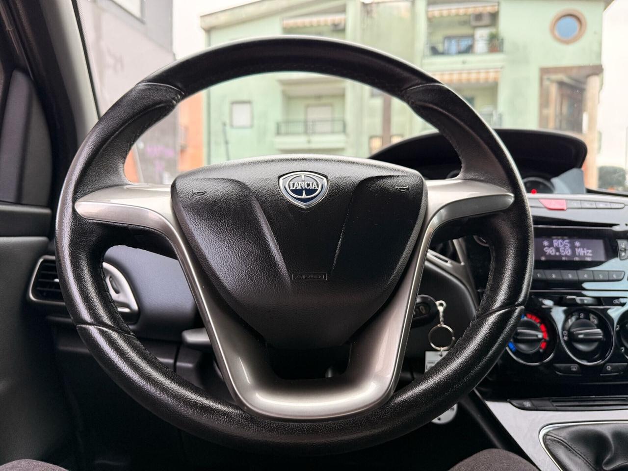 Lancia Ypsilon 1.3 MJT 16V 95 CV 5 porte IN PERFETTE CONDIZIONI