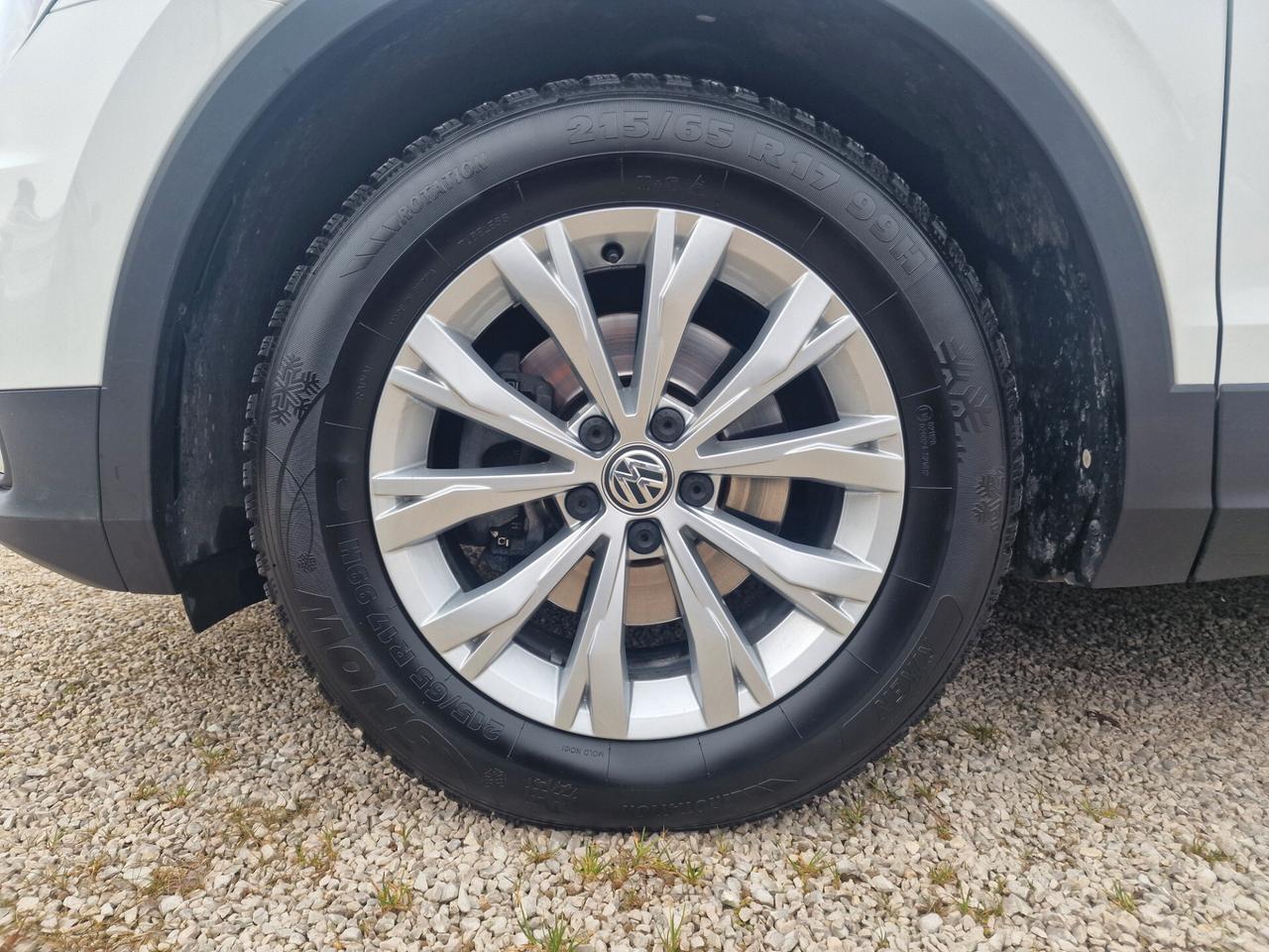 Volkswagen Tiguan 2.0 TDI SCR DSG 4MOTION Business BMT