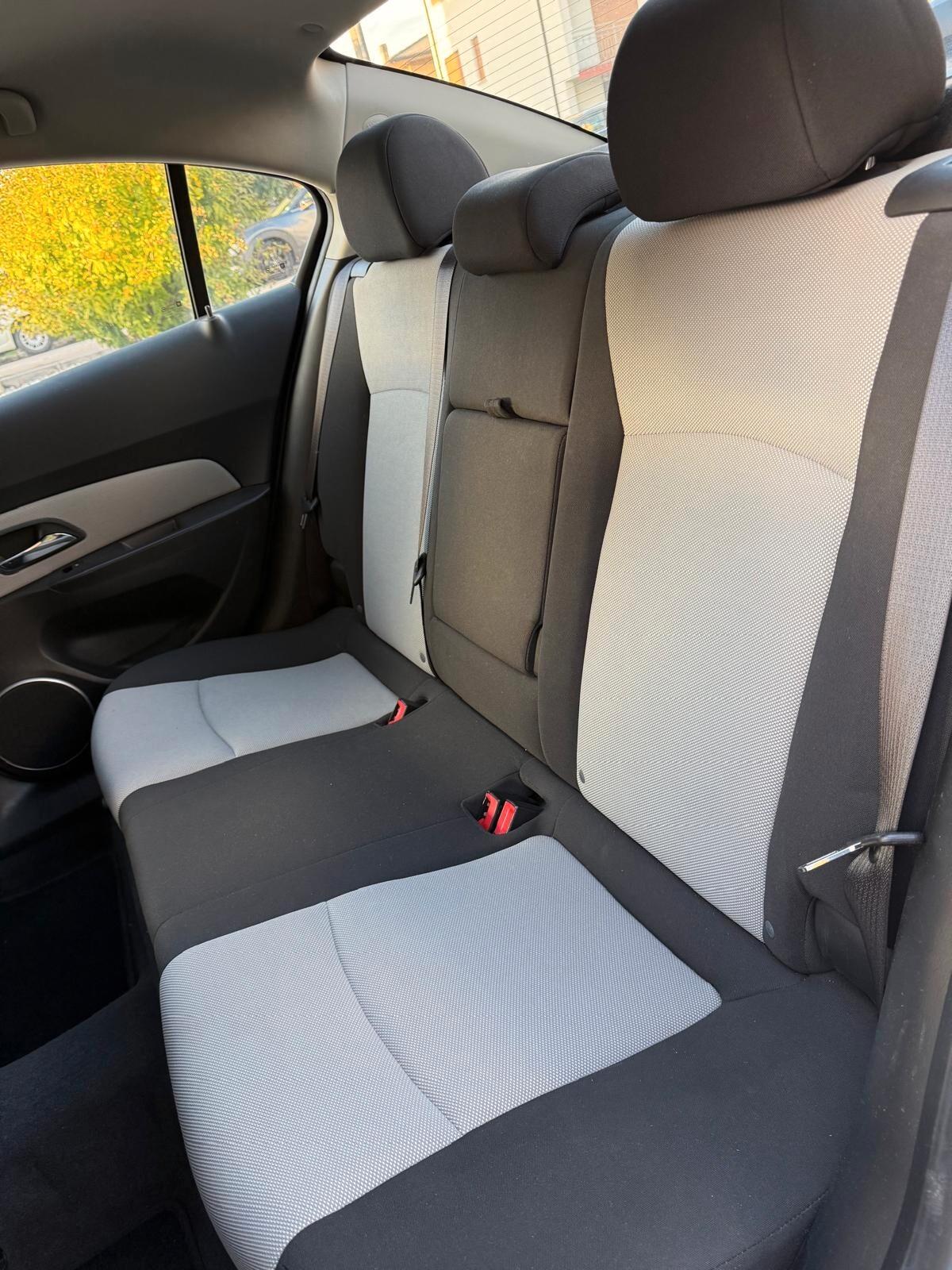 Chevrolet Cruze 1.6 LS