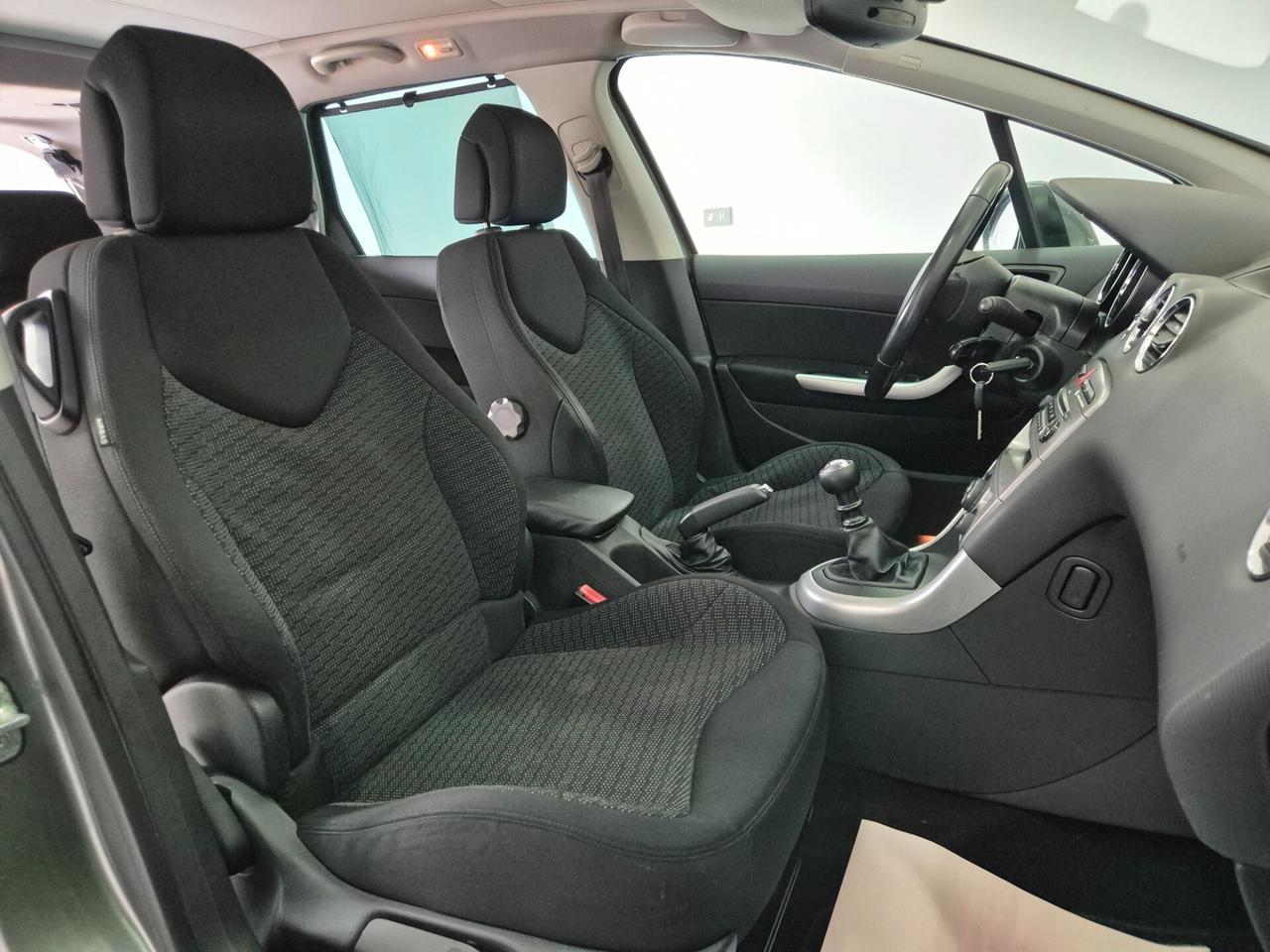 Peugeot 308 1.6 HDi 110CV SW Ciel Féline