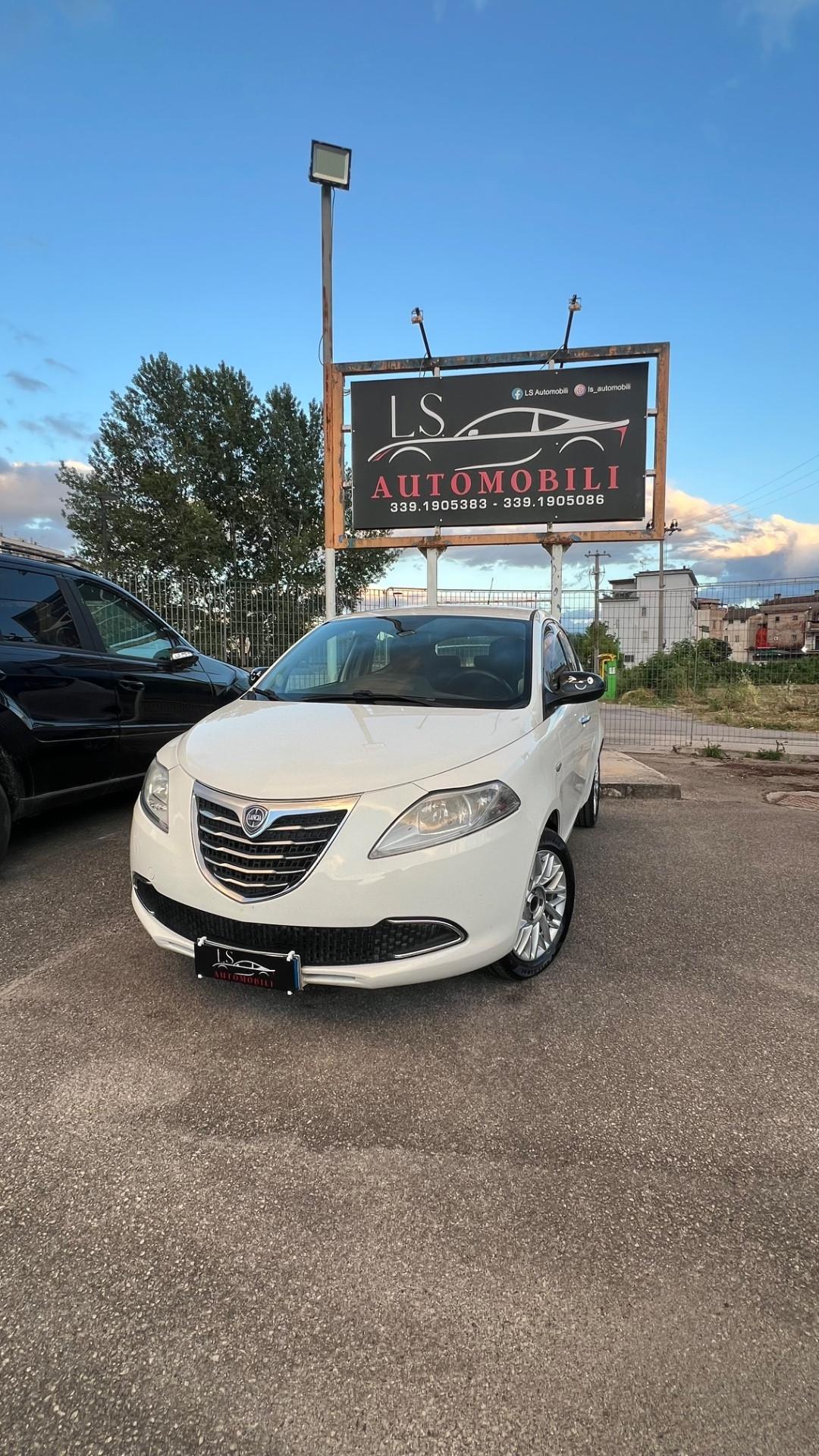 Lancia Ypsilon 1.3 MJT 16V 95 CV 5 porte S&S Silver