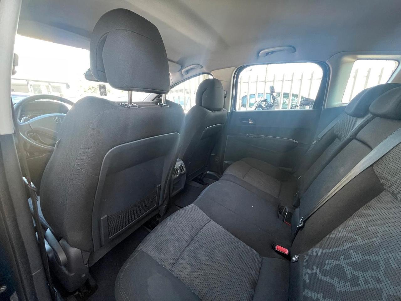 Peugeot 3008 1.6 HDi 112CV Business AUTOMATICA