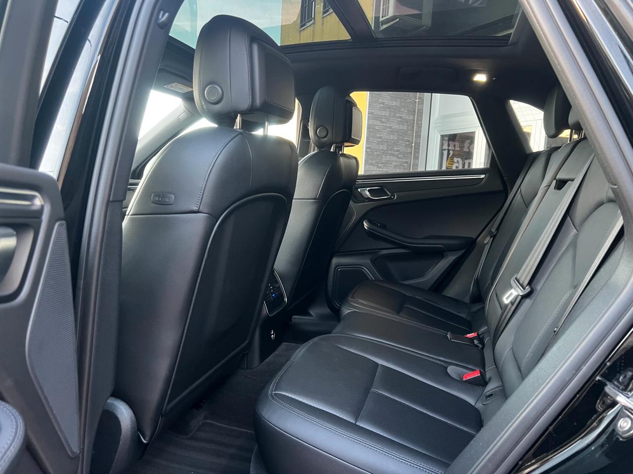 Porsche Macan 2.0 265- TOTAL BLACK-TETTO-2022