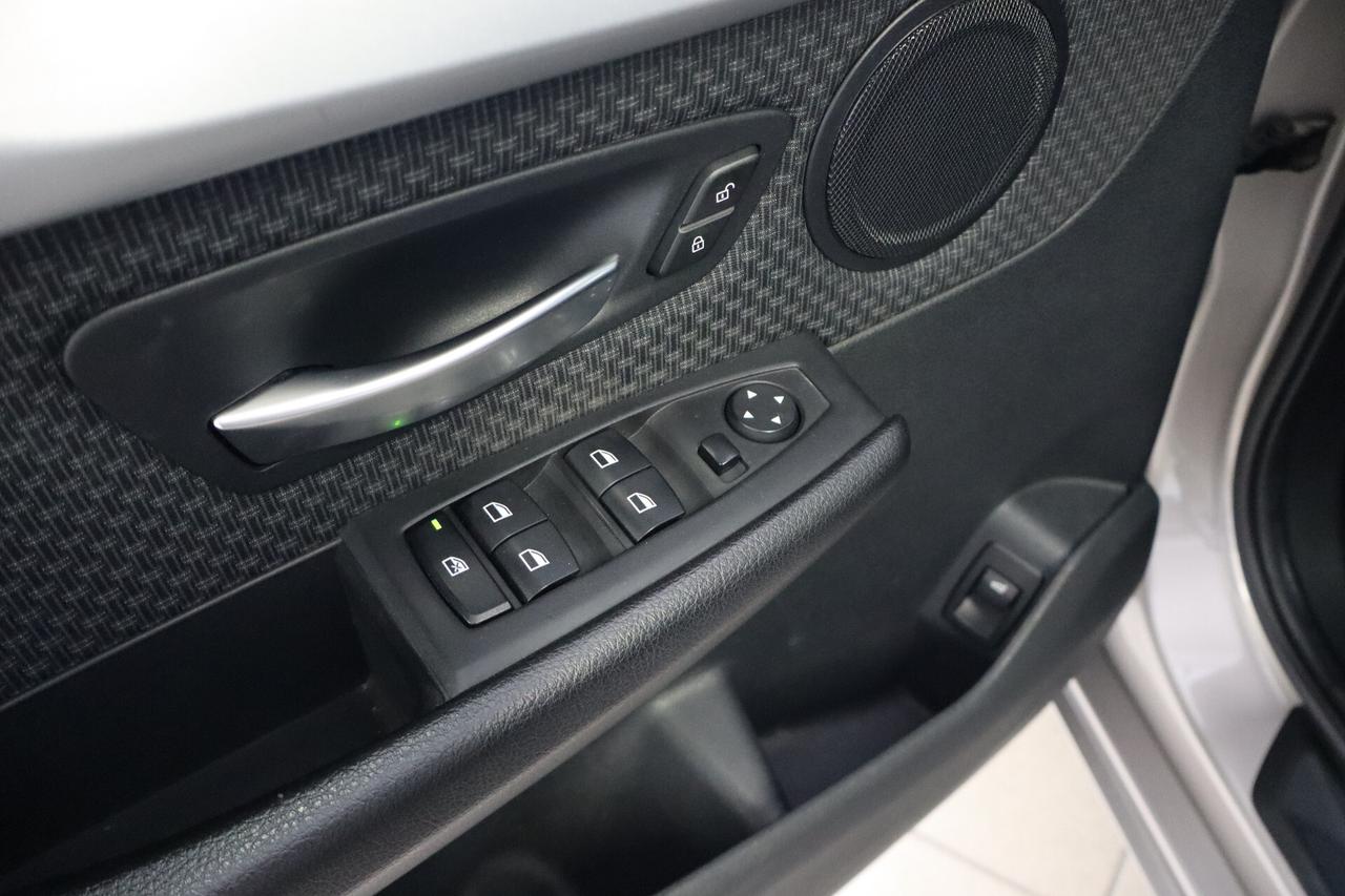 BMW 218d ACTIVE TOURER ADVANTAGE
