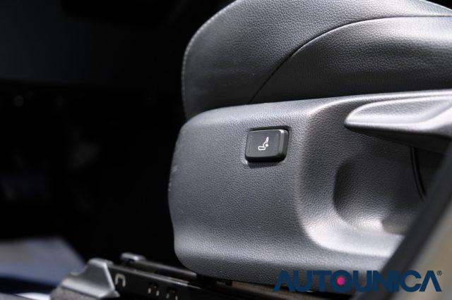 TOYOTA Yaris Cross 1.5 HYBRID E-CVT AWD-I 4x4 LOUNGE TETTO PANORAMA