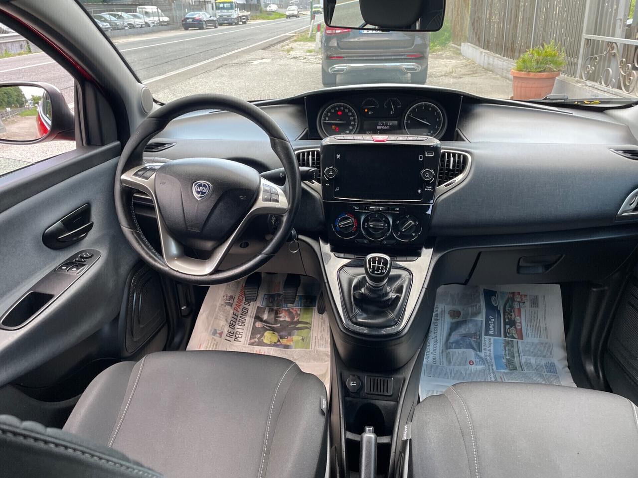 Lancia Ypsilon 1.0 FireFly 5 porte S&S Hybrid Ecochic Gold