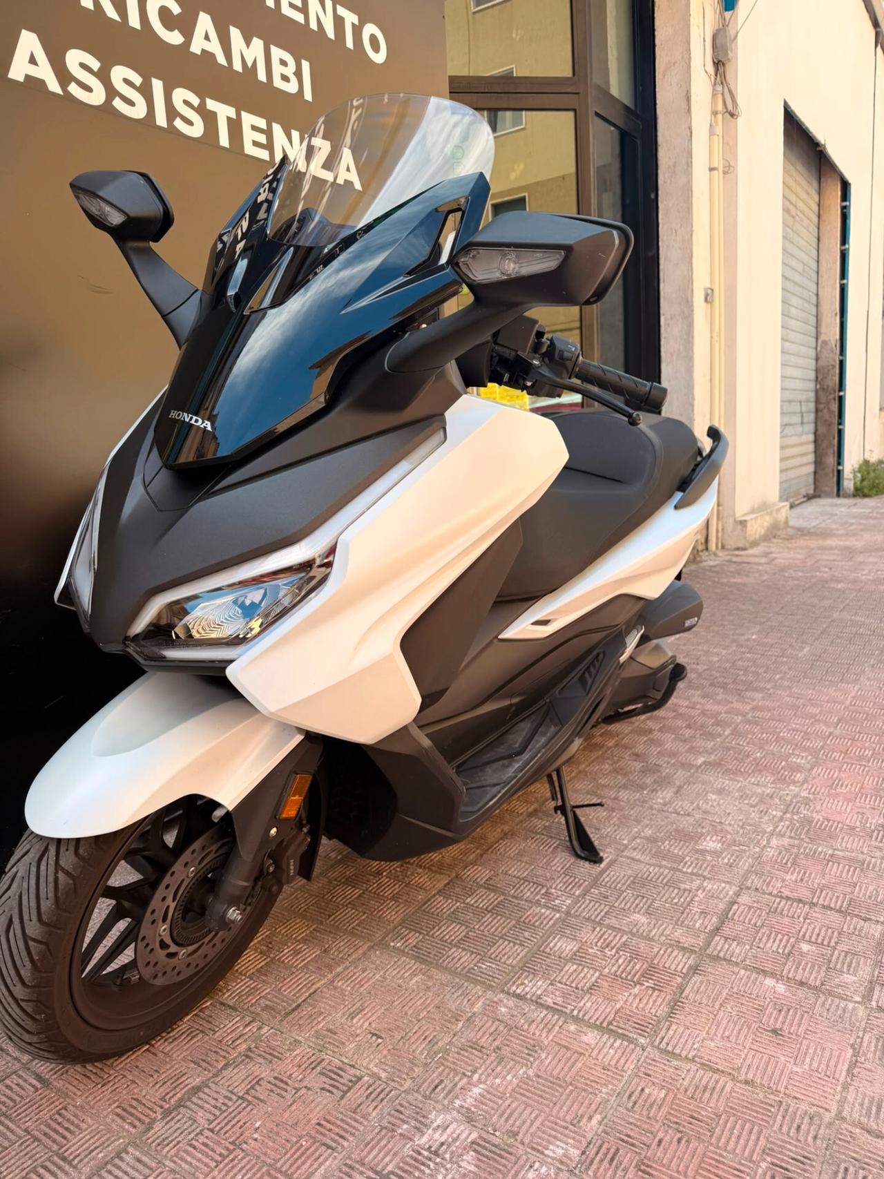 Honda Forza 350