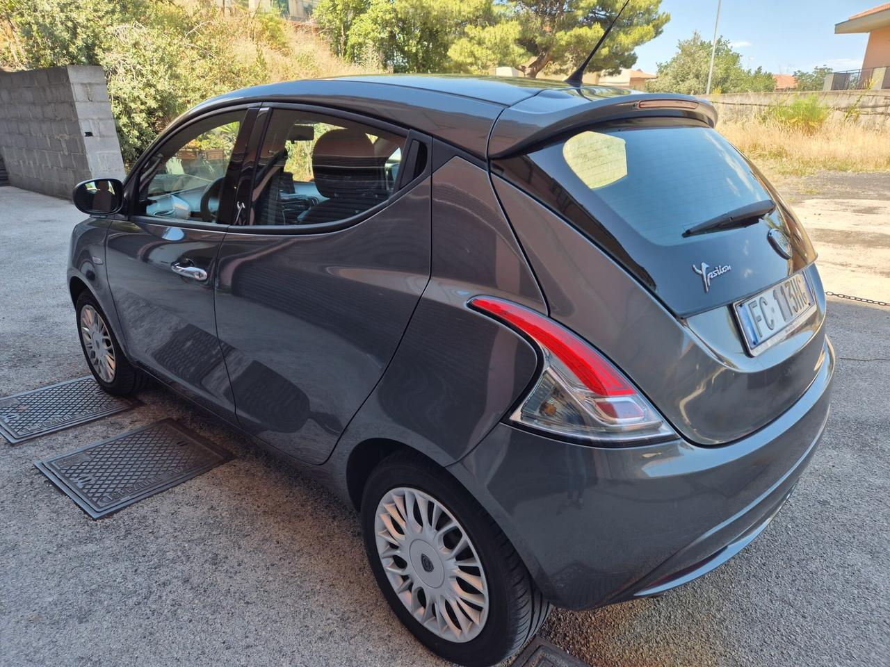 Lancia Ypsilon 1.3 MJT 95 CV 5 porte 2016