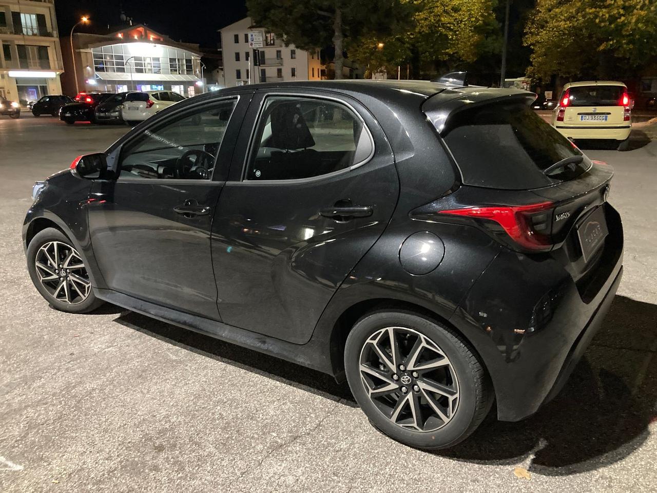 Toyota Yaris 1.5 HEV Active #7354