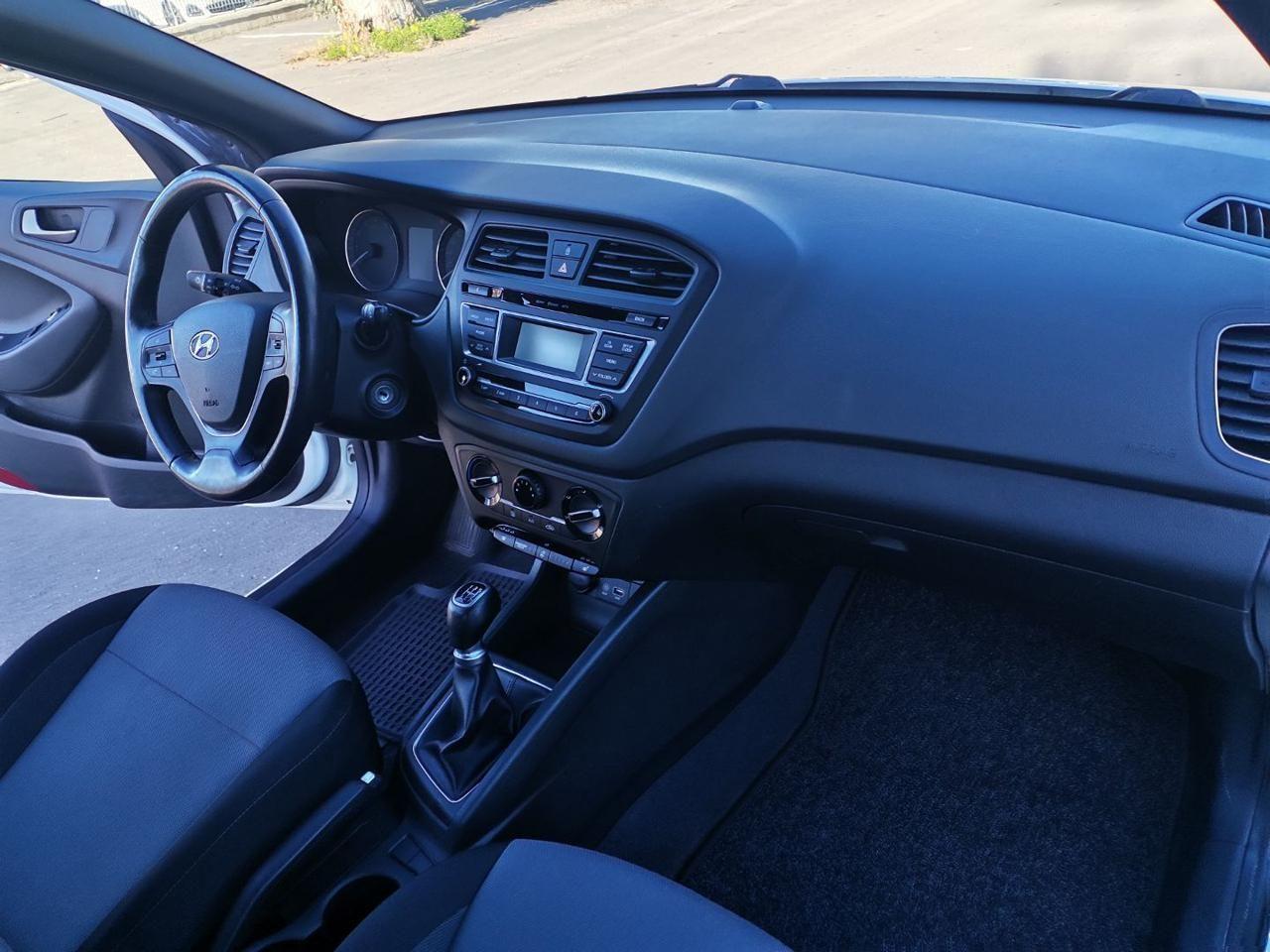 Hyundai i20 1.2 84 CV 5 porte