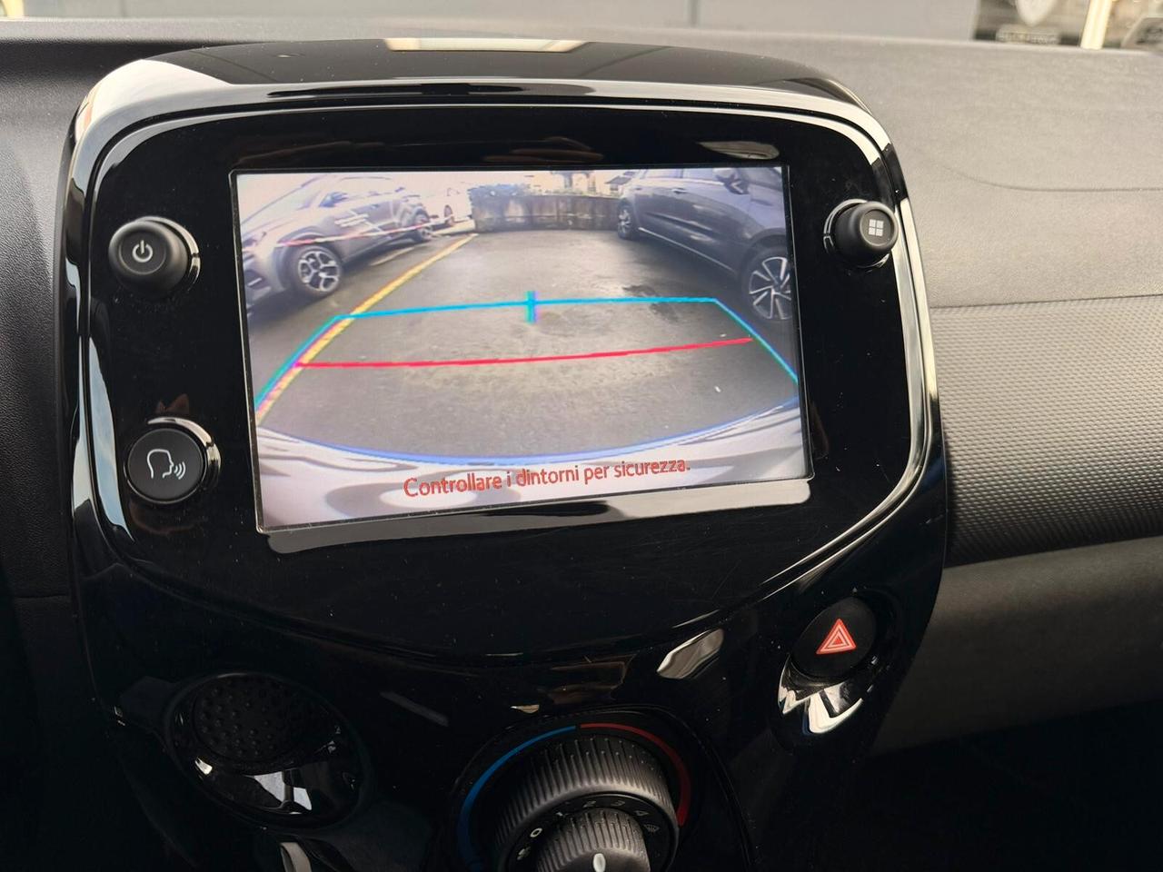 Citroen C1 1.0 VTi 72 CV 5 porte Shine