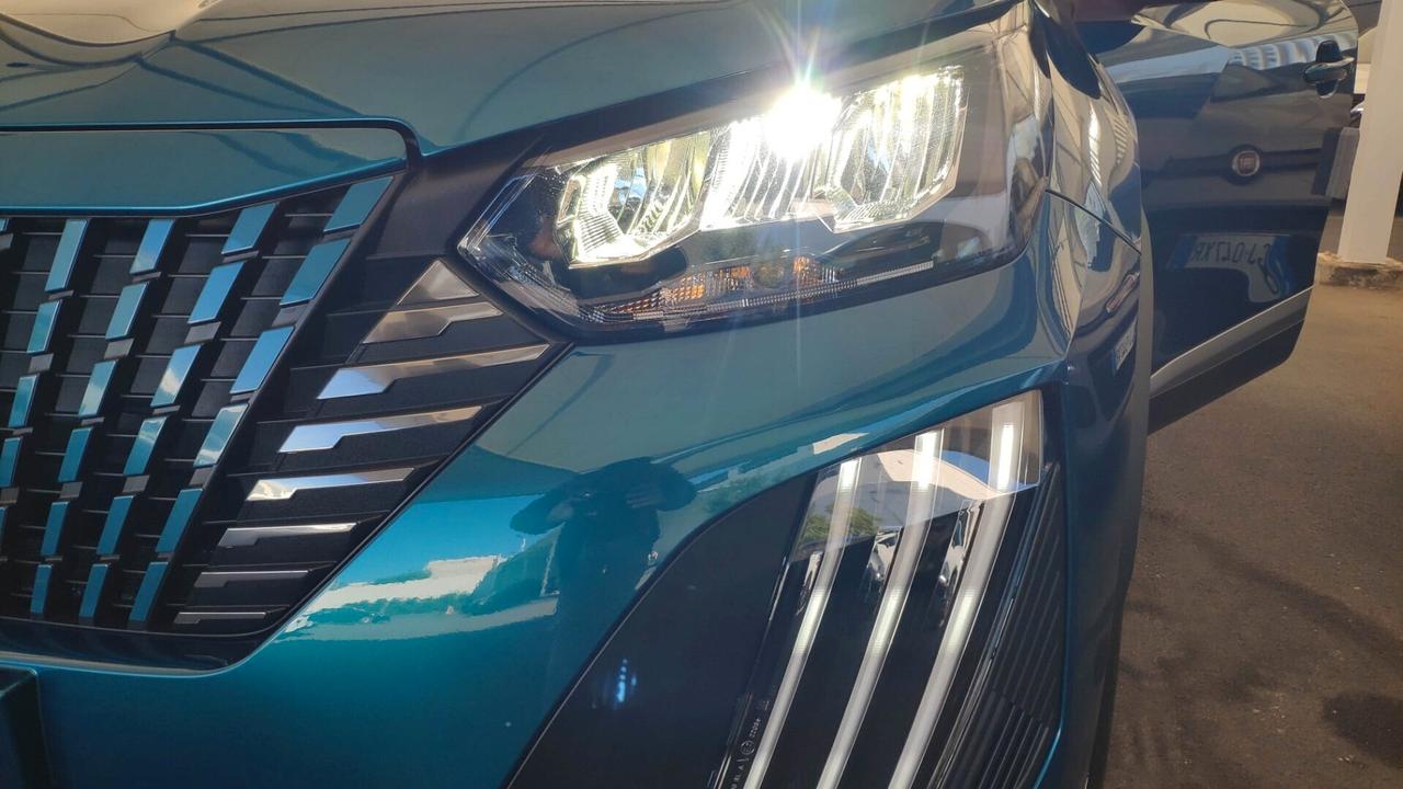 Peugeot 2008 PureTech 100 S&S Allure KM 0