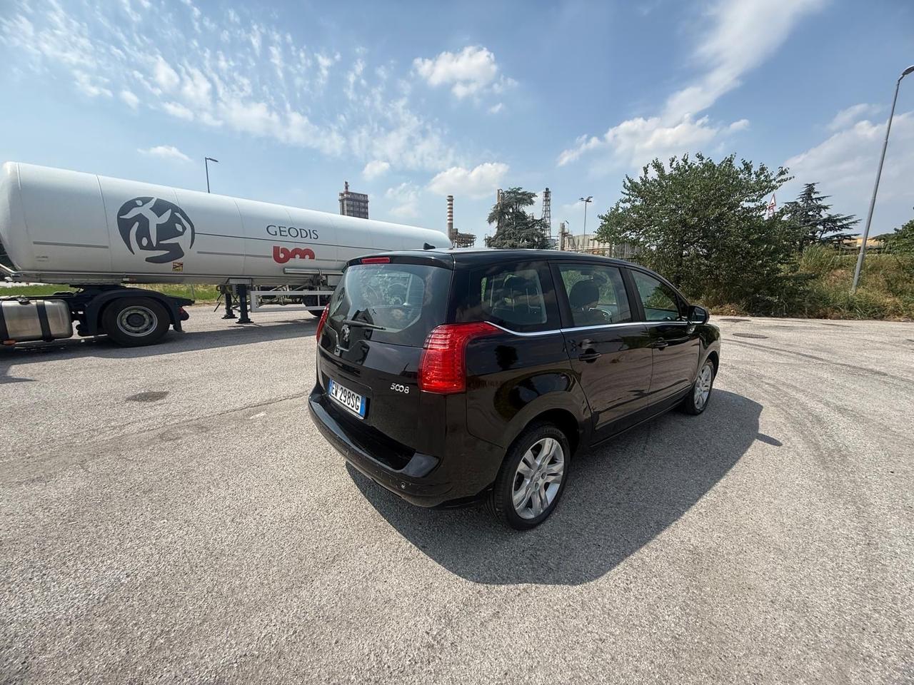 Peugeot 5008 1.6 HDi 115CV Business
