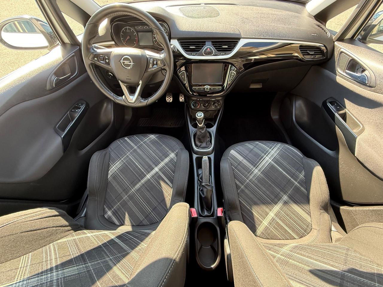 Opel Corsa 1.4 90CV GPL Tech 5 porte b-Color