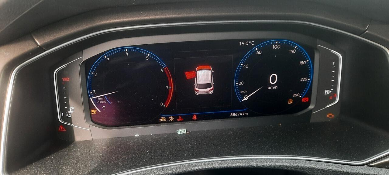 Volkswagen T-Roc cc15 150cv benzina anno 2018