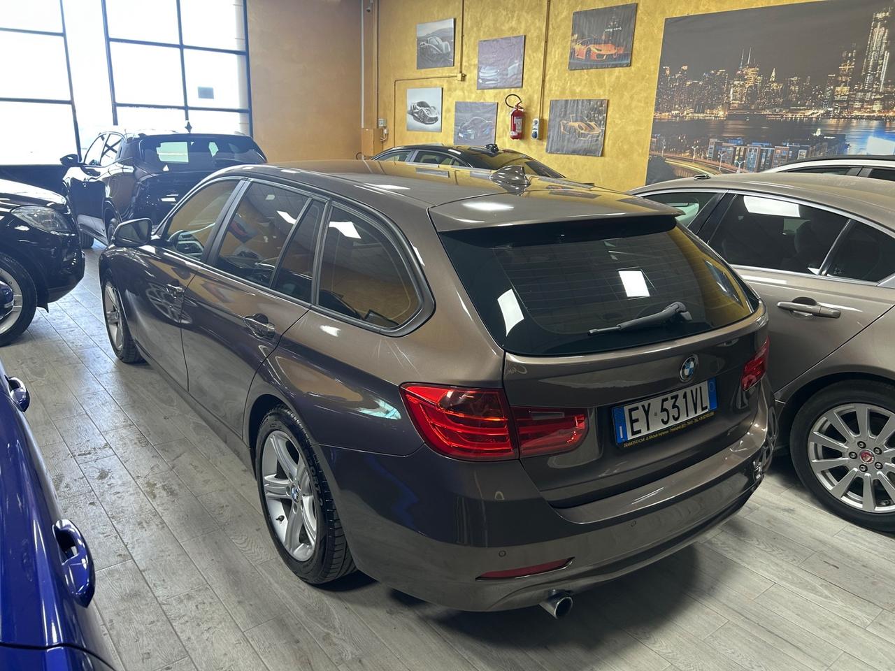 BMW 318d Touring 143 cv “PELLE/NAVI/SENSORI”-2015