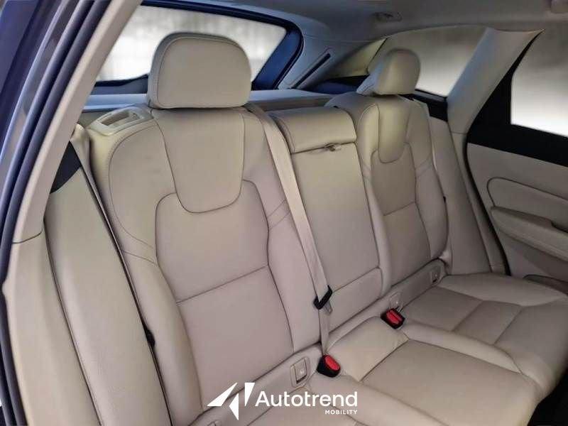 Volvo XC60 B4 197+14 CV AWD Mild Hybrid Diesel Automatico Plus Bright N1 Autocarro