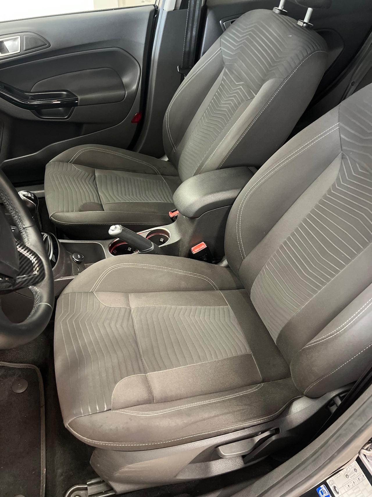 Ford Fiesta 1.5 TDCi 75CV 5 porte Black & White Edition