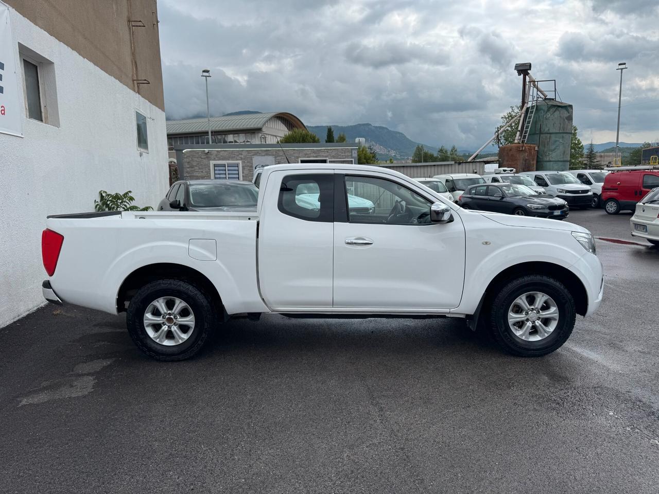 Nissan Navara 2.3 dCi 4WD King Cab Visia