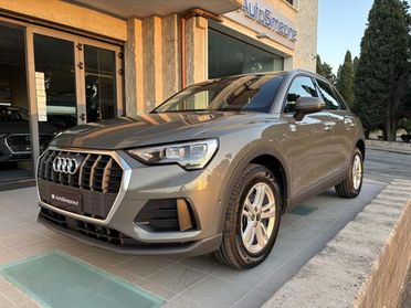 AUDI Q3 35 TDI quattro S tronic Business COCKPIT