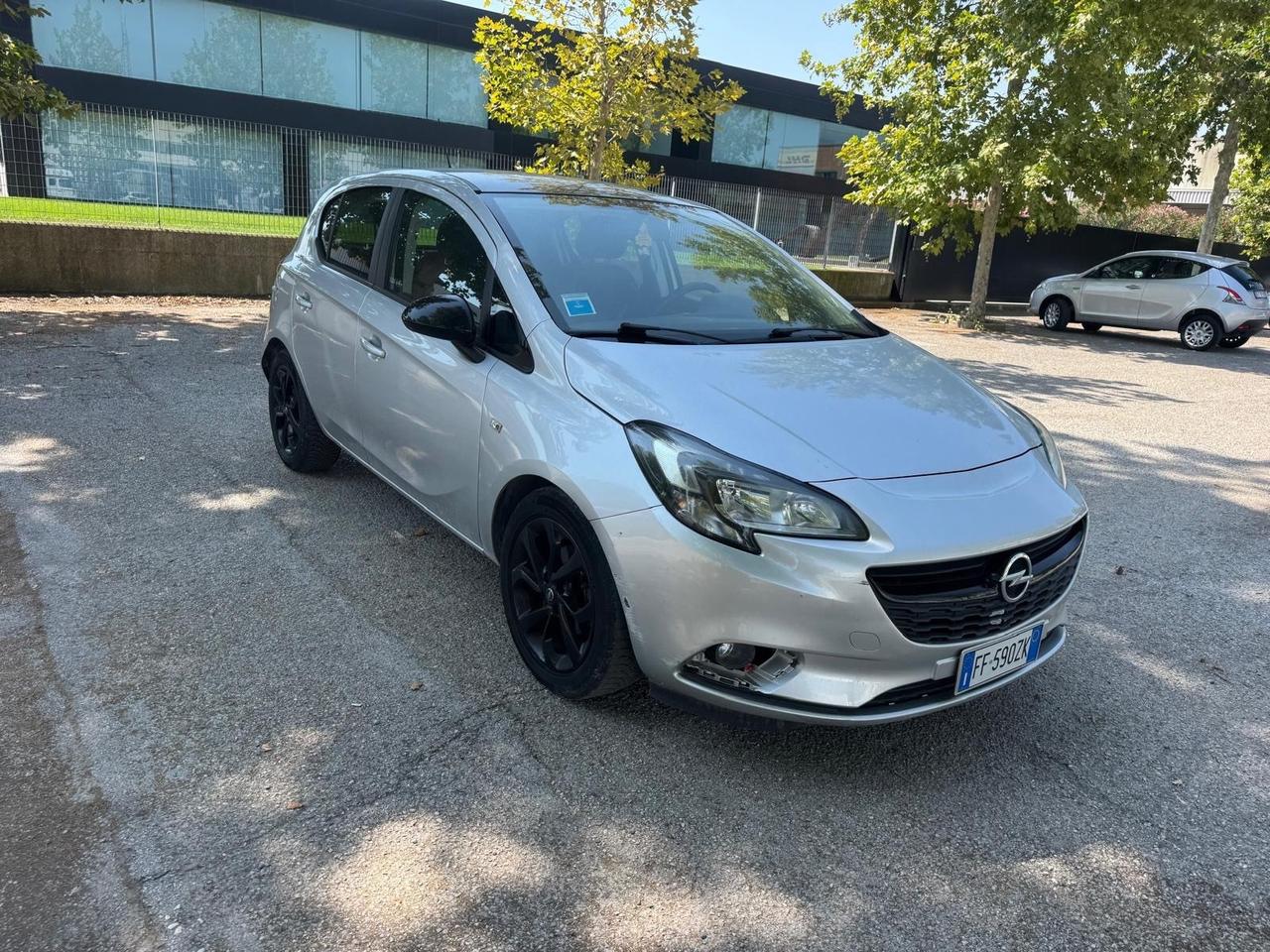 Opel Corsa 1.2 5 porte benzina