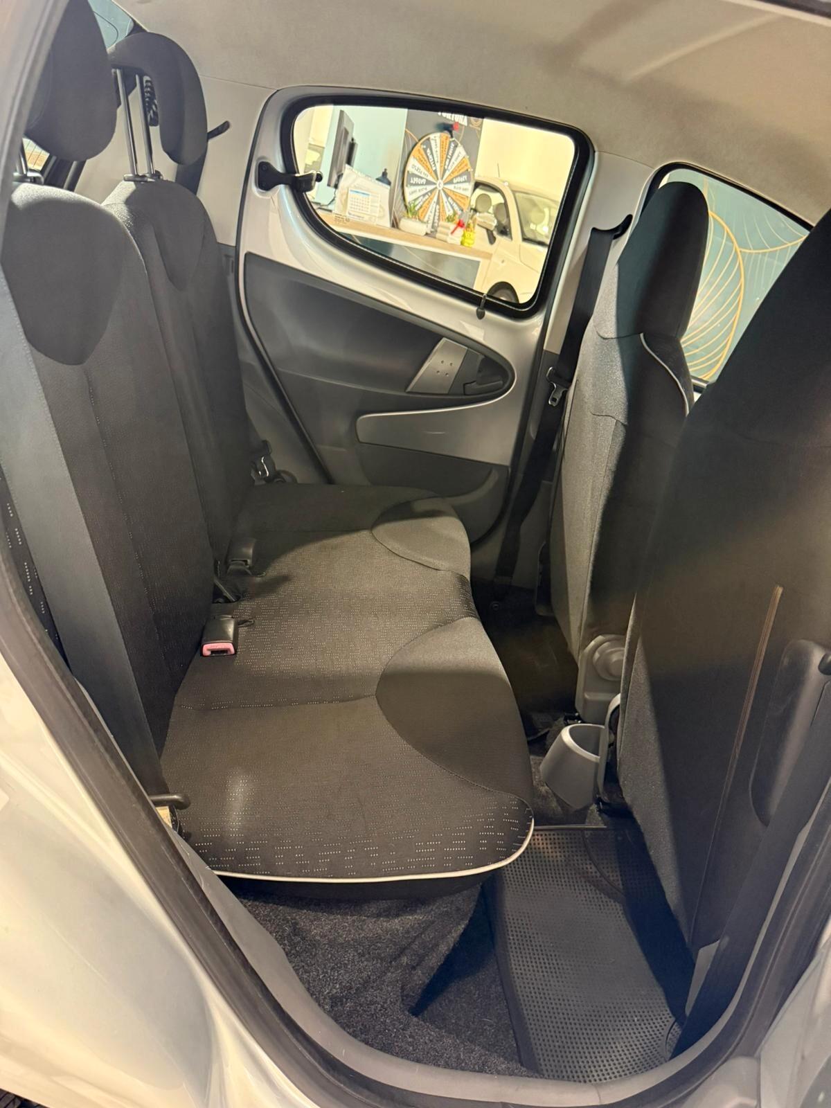 PEUGEOT 107 1.0 68 CV 5 PORTE ANNO 2010 OTTTIMA PER NEOPATENTATI