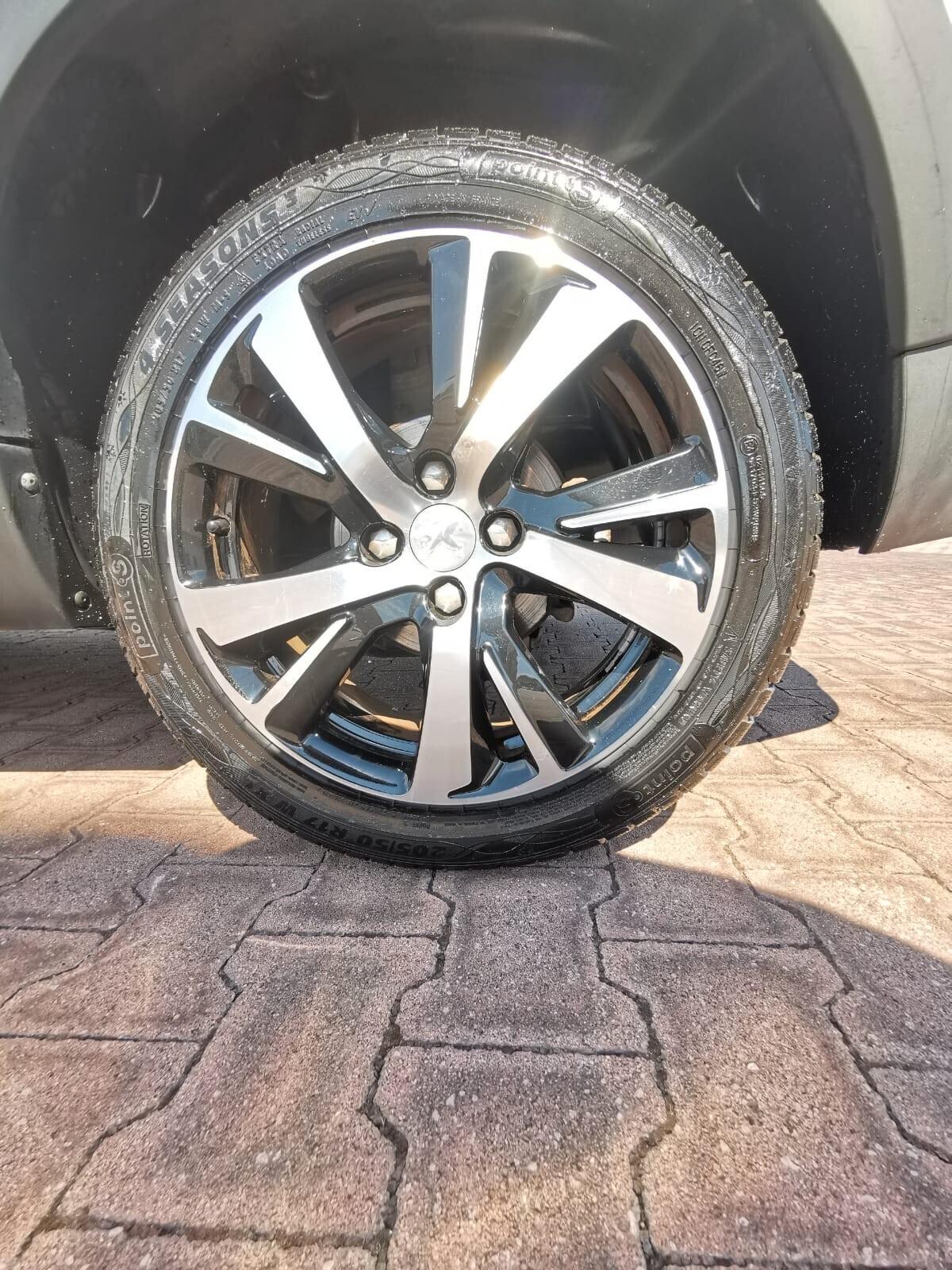 Peugeot 2008 BlueHDi 100 Allure 2017 NAV/RETROC.