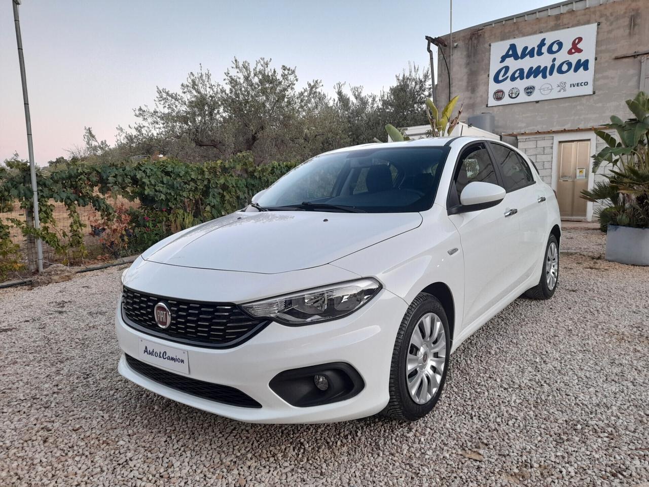 Fiat Tipo 1.6 Mjt S&S 5 porte Easy 2017 NAVI