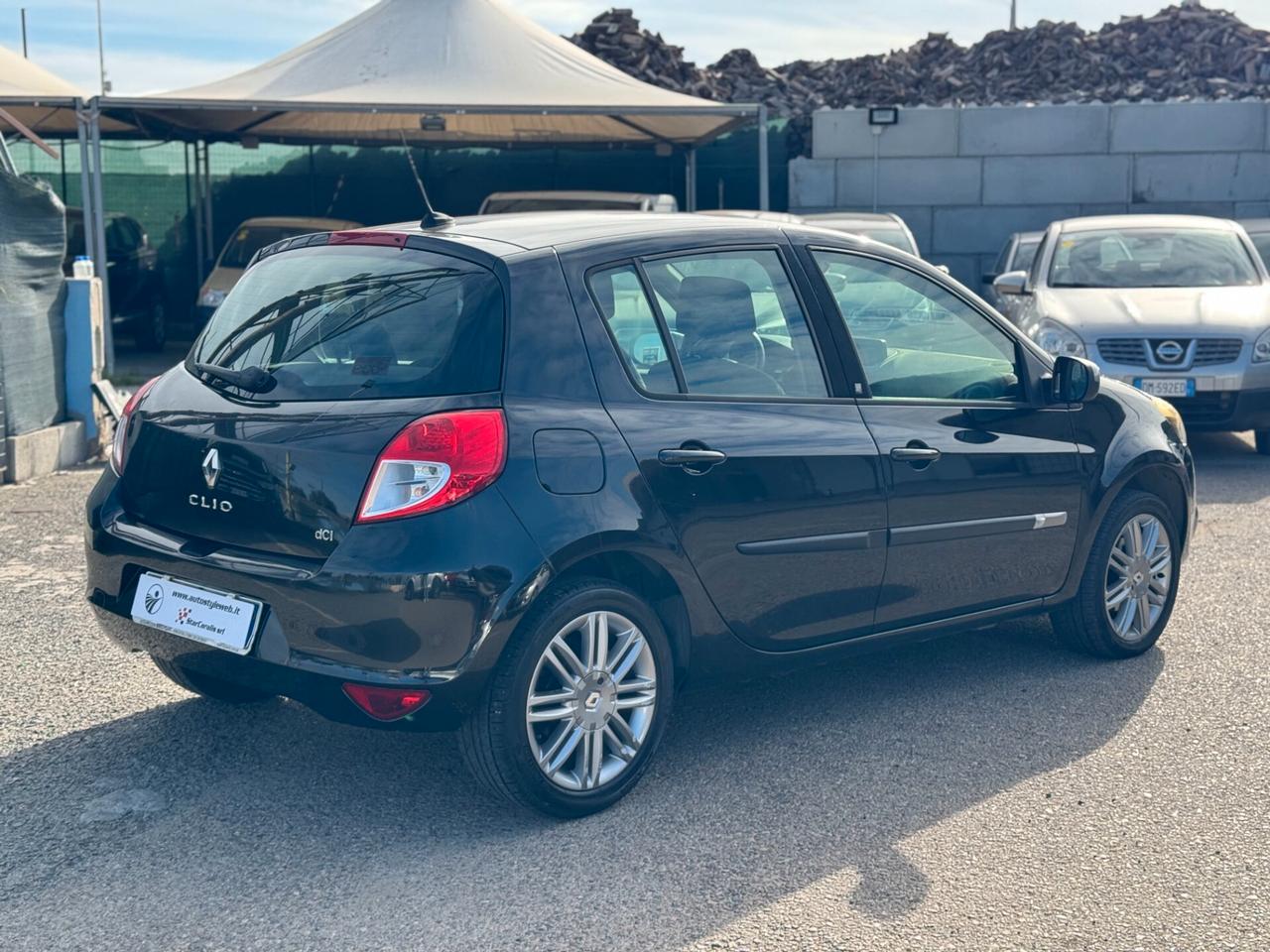 Renault Clio 1.5 dCi 75CV 5 p Dynamique - 2011